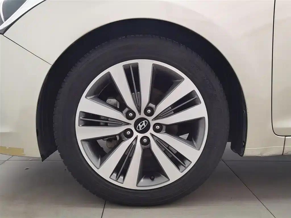 2016 Mistra 1.8L Automatic Intelligent GLS — миниатюра 17