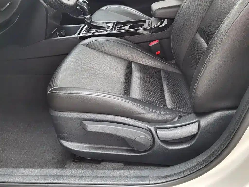 2016 Mistra 1.8L Automatic Intelligent GLS — миниатюра 20