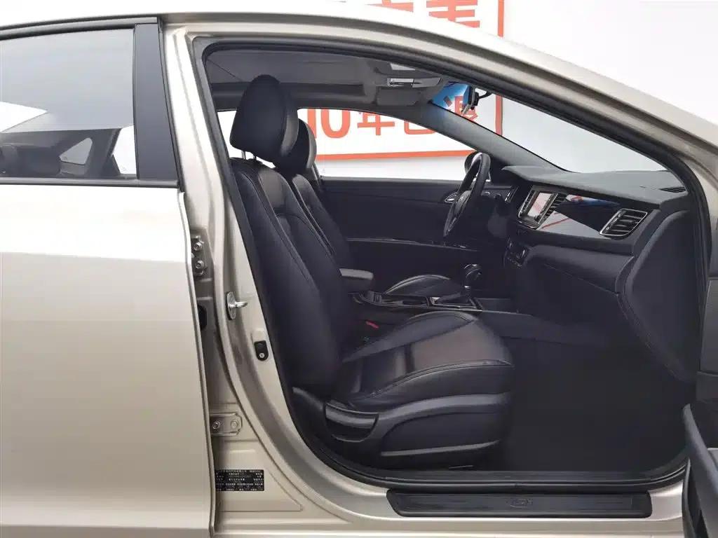 2016 Mistra 1.8L Automatic Intelligent GLS — миниатюра 23