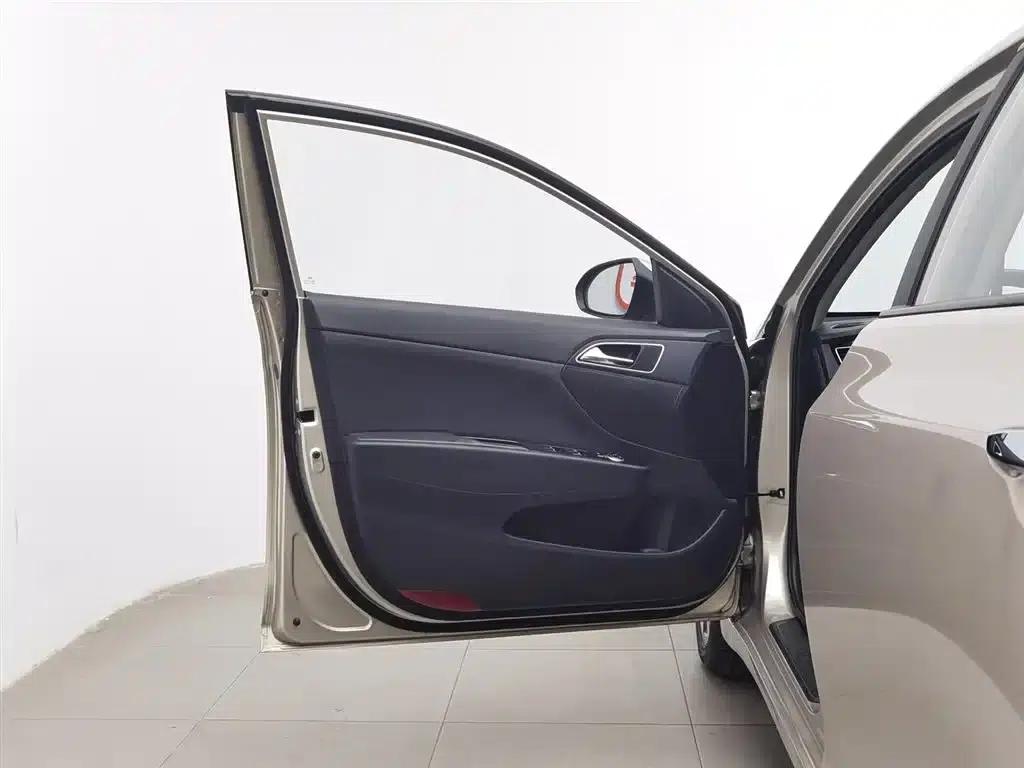 2016 Mistra 1.8L Automatic Intelligent GLS — миниатюра 8