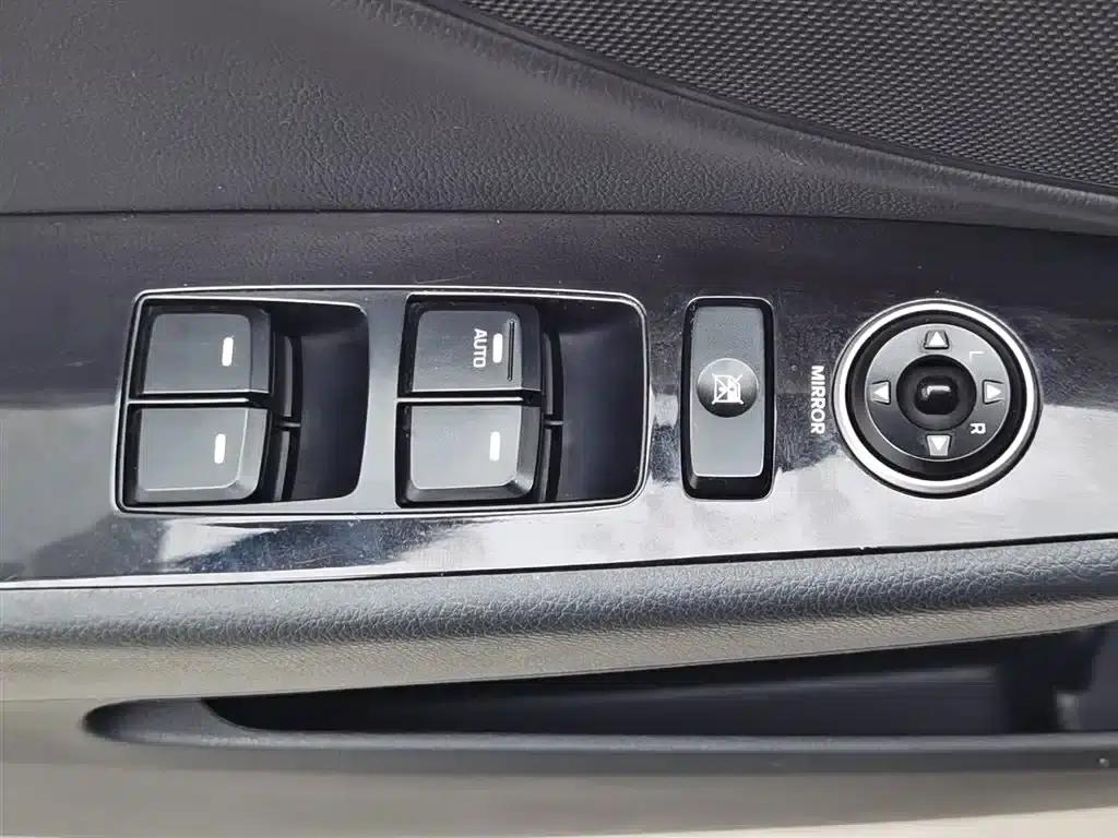 2016 Mistra 1.8L Automatic Intelligent GLS — миниатюра 9