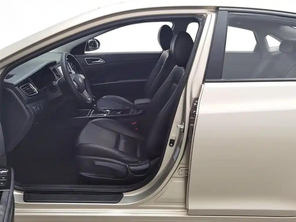 2016 Mistra 1.8L Automatic Intelligent GLS — миниатюра 10