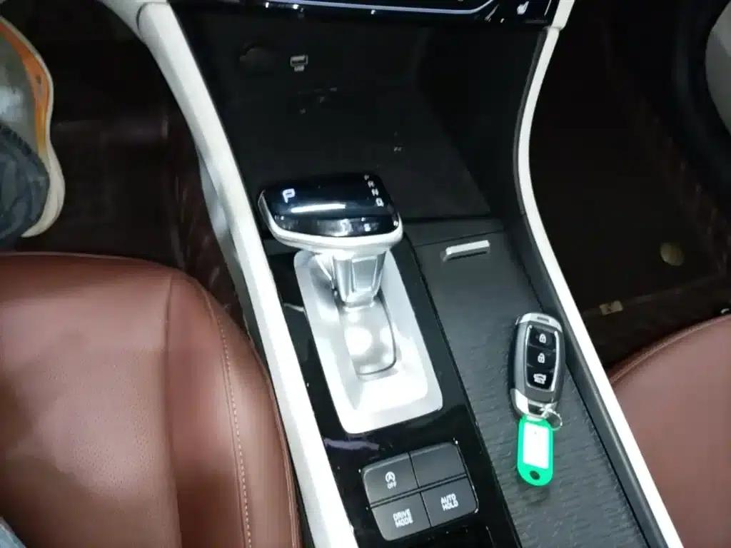 Hyundai Mistra 2021 1.8L CVT LUX Premium Edition — миниатюра 14