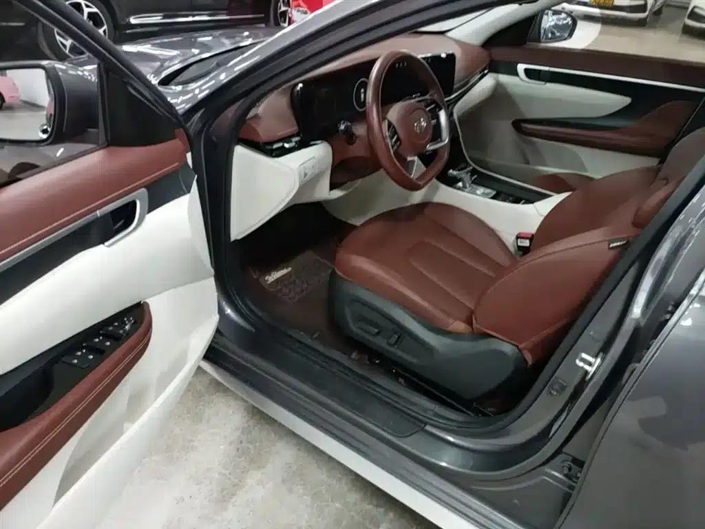 Hyundai Mistra 2021 1.8L CVT LUX Premium Edition — миниатюра 16