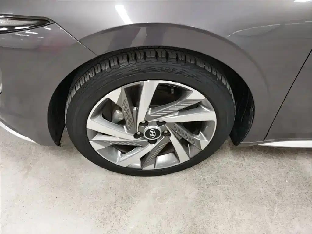 Hyundai Mistra 2021 1.8L CVT LUX Premium Edition — миниатюра 23