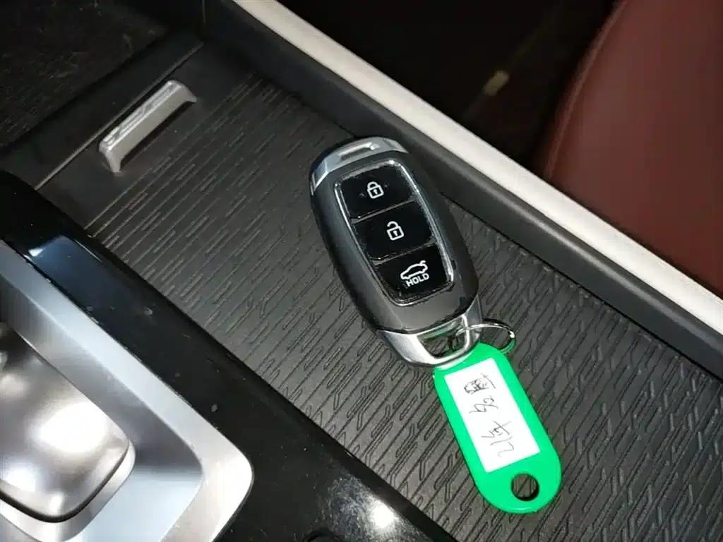 Hyundai Mistra 2021 1.8L CVT LUX Premium Edition — миниатюра 9