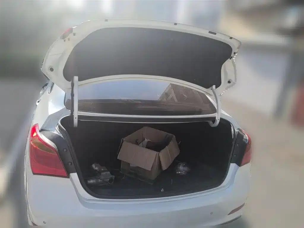 2014 Mistra 1.8L Automatic Intelligent GLS — миниатюра 10