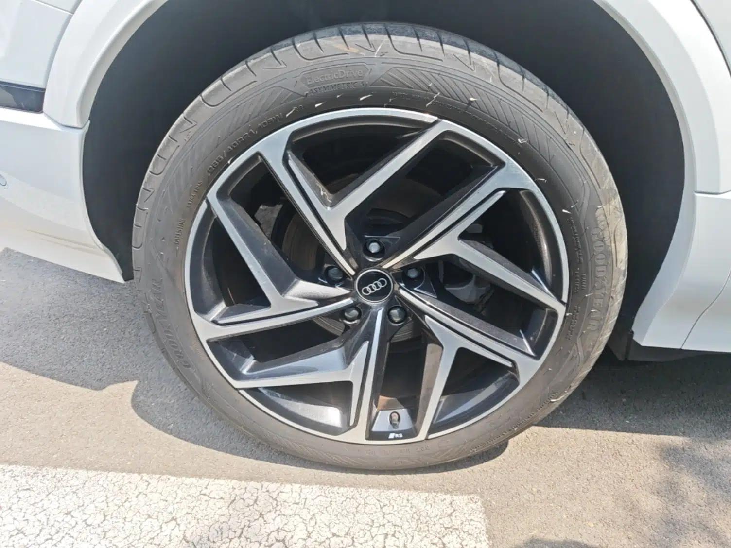 Audi Q6L e-tron 2026 First Launch Navigation Edition — миниатюра 10