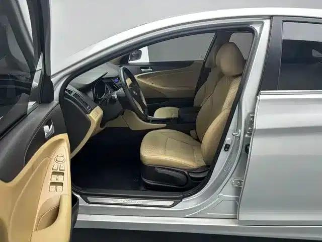 Sonata 2011 2.0L Automatic Fashion Edition — миниатюра 11