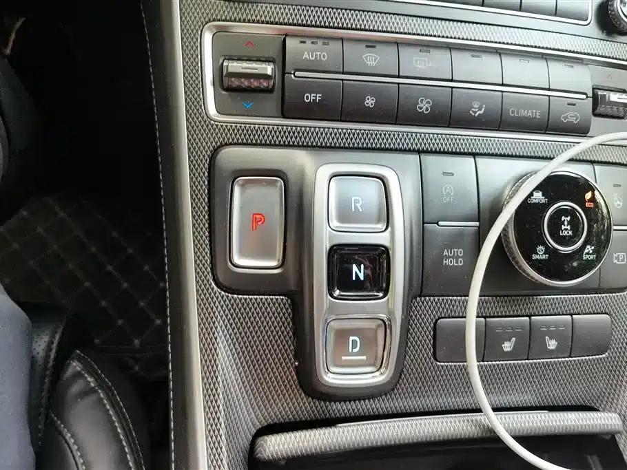 Santa Fe 2023 Traveler 380T GDi Automatic 4WD LUX HTRAC Premium Edition — миниатюра 16