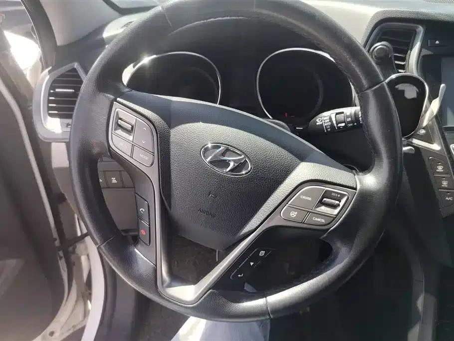 Santa Fe 2015 2.0T Automatic 4WD Intelligent 7-Seater — миниатюра 14