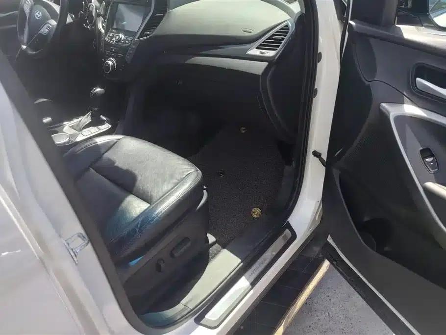 Santa Fe 2015 2.0T Automatic 4WD Intelligent 7-Seater — миниатюра 8