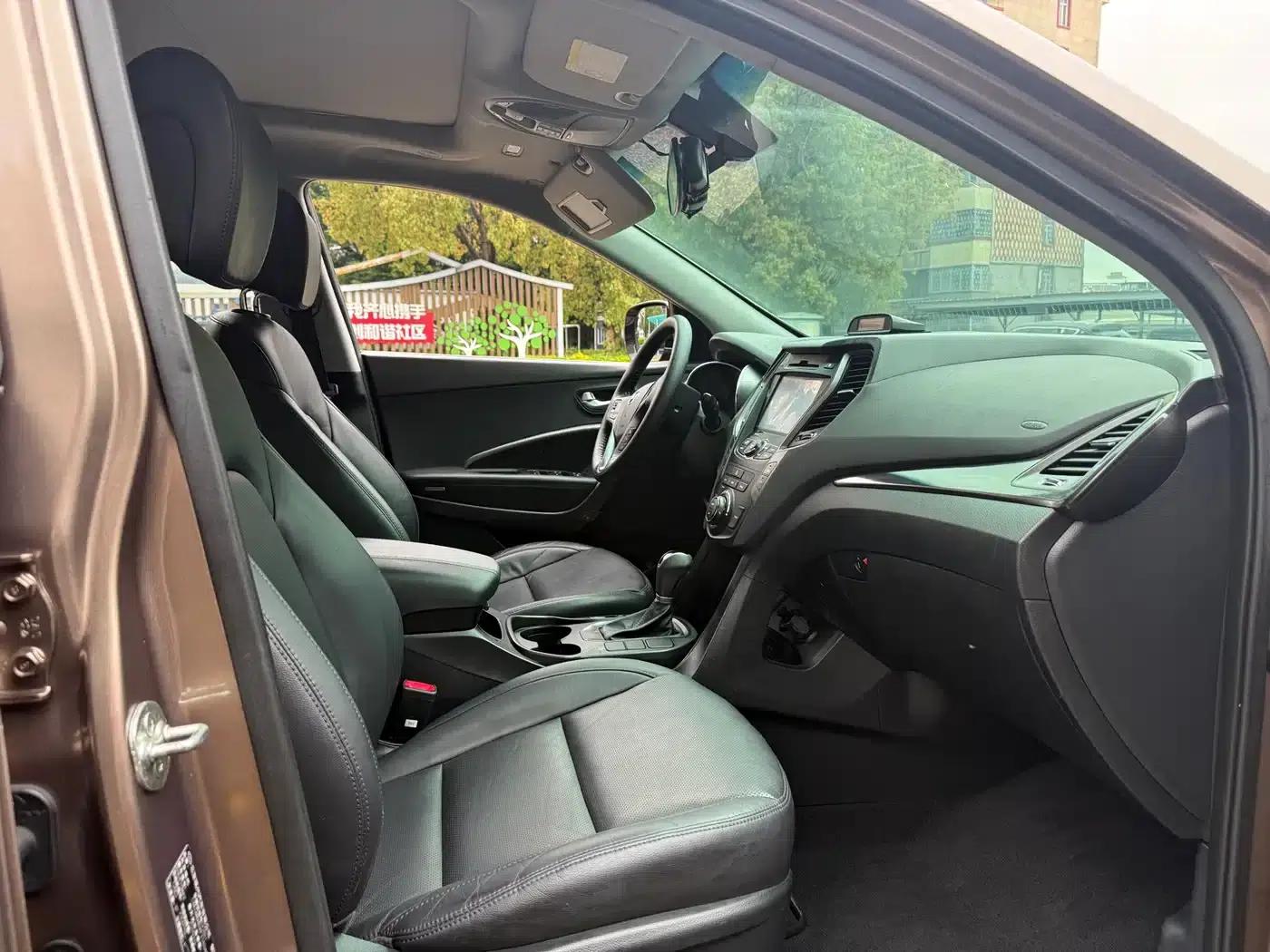 Santa Fe 2015 2.4L Automatic 2WD Smart 5-Seater — миниатюра 4