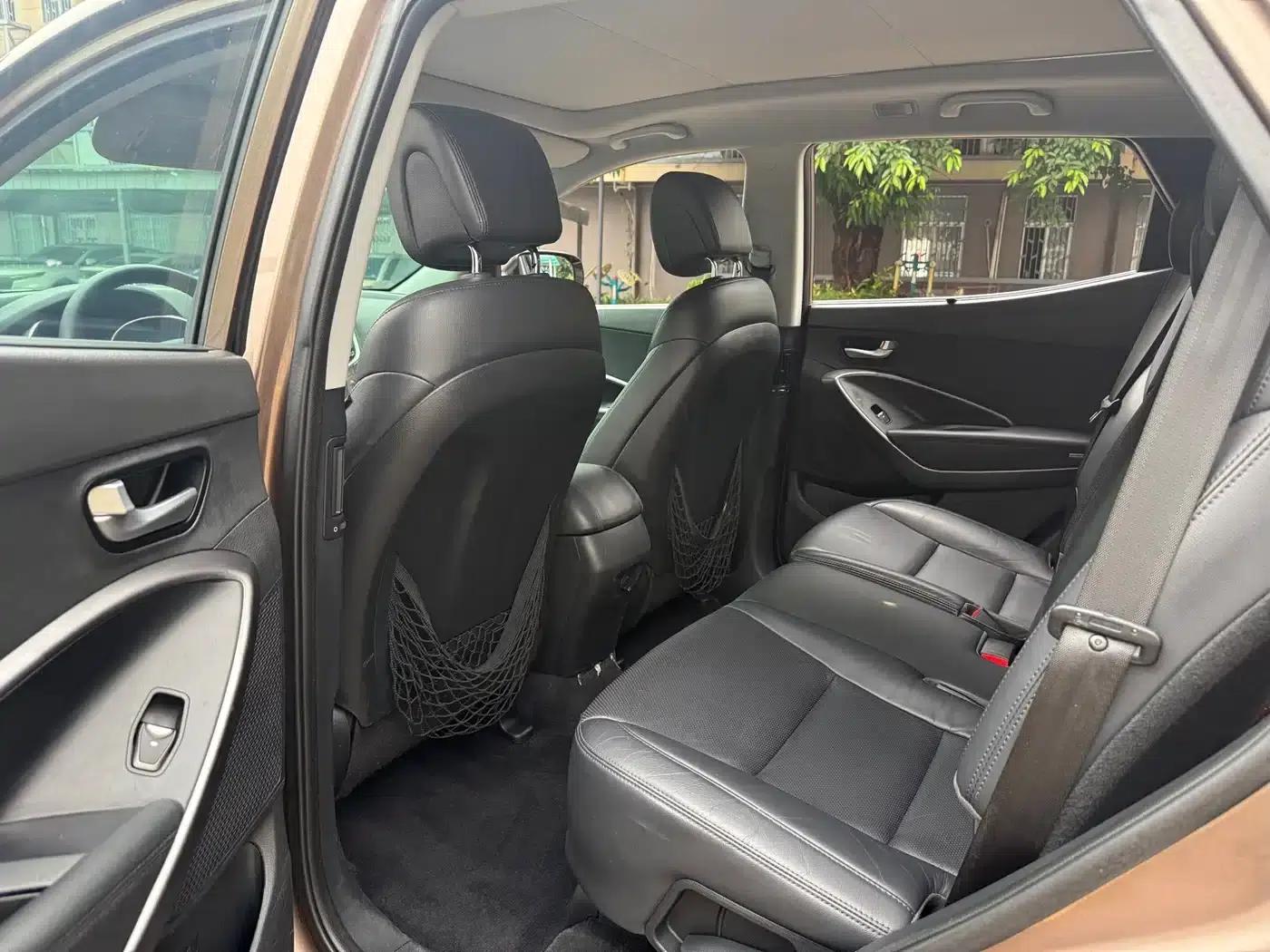 Santa Fe 2015 2.4L Automatic 2WD Smart 5-Seater — миниатюра 5