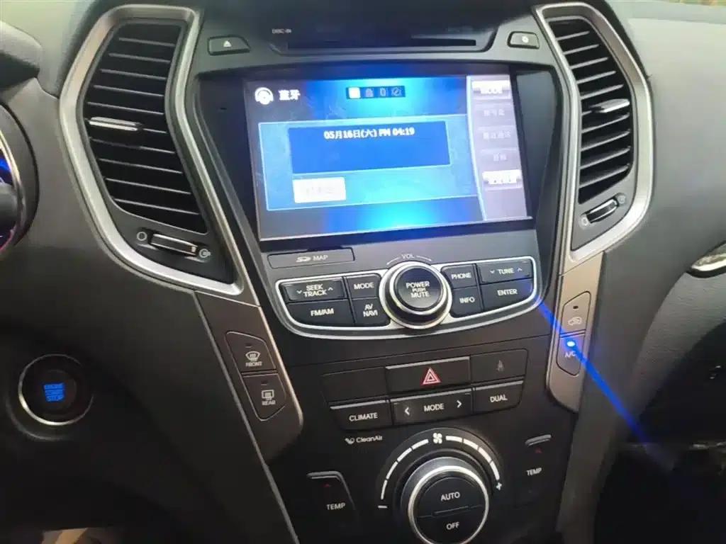 Santa Fe 2015 2.0T Automatic 2WD Smart 5-Seater — миниатюра 20