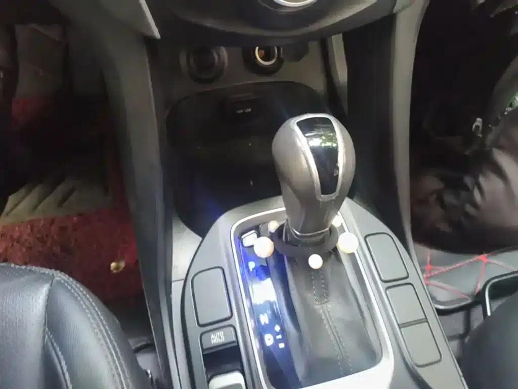 Santa Fe 2015 2.0T Automatic 2WD Smart 5-Seater — миниатюра 21