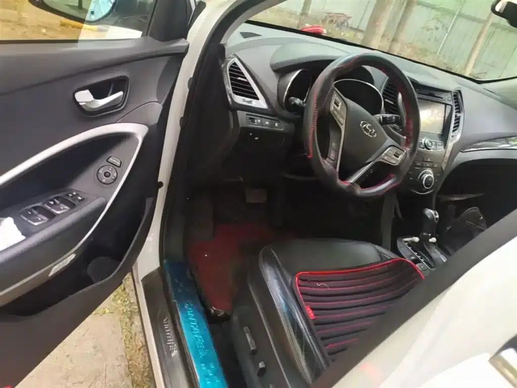 Santa Fe 2015 2.0T Automatic 2WD Smart 5-Seater — миниатюра 23