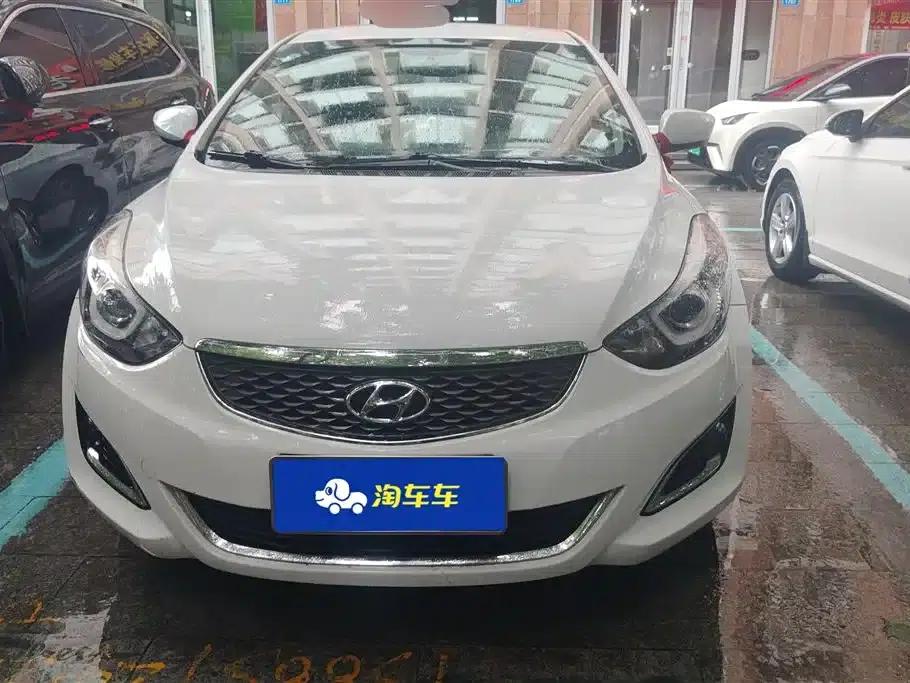 Hyundai Elantra 2016 1.6L Manual Fashion Edition — миниатюра 2
