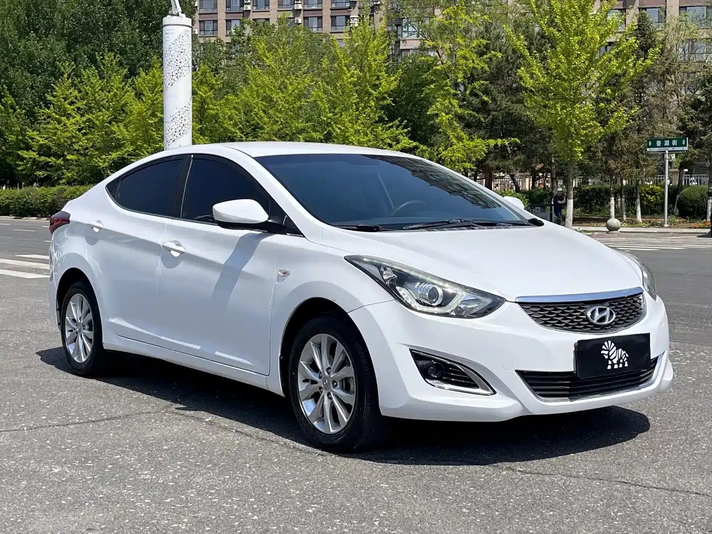 Hyundai Elantra 2016 1.6L Automatic Smart Edition — миниатюра 3