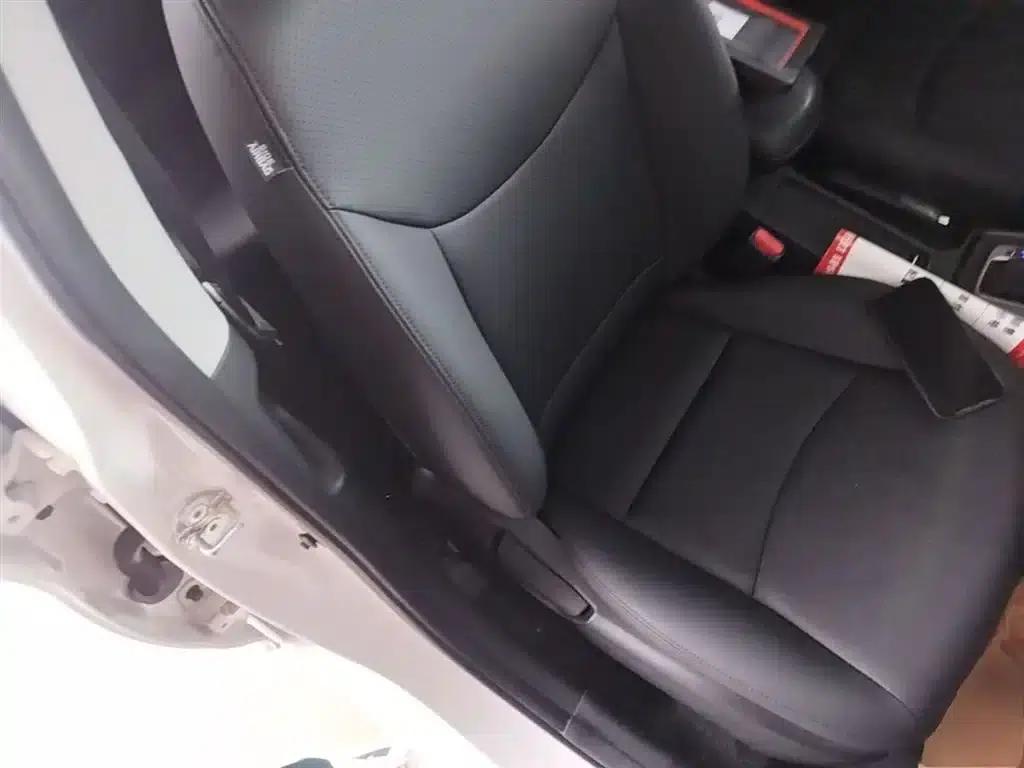 Hyundai Elantra 2015 1.6L Automatic Fashion Edition — миниатюра 25