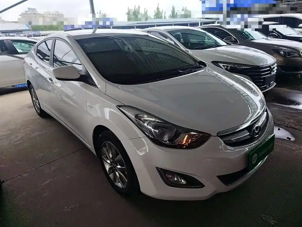 Hyundai Elantra 2015 1.6L Automatic Fashion Edition — миниатюра 4