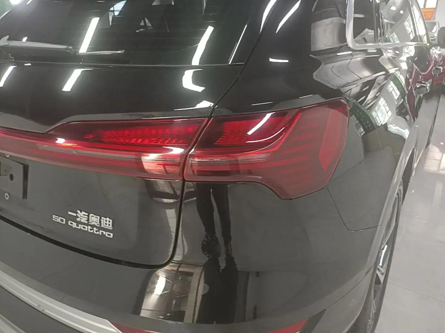 Audi e-tron 2021 50 quattro Prestige Edition — миниатюра 7