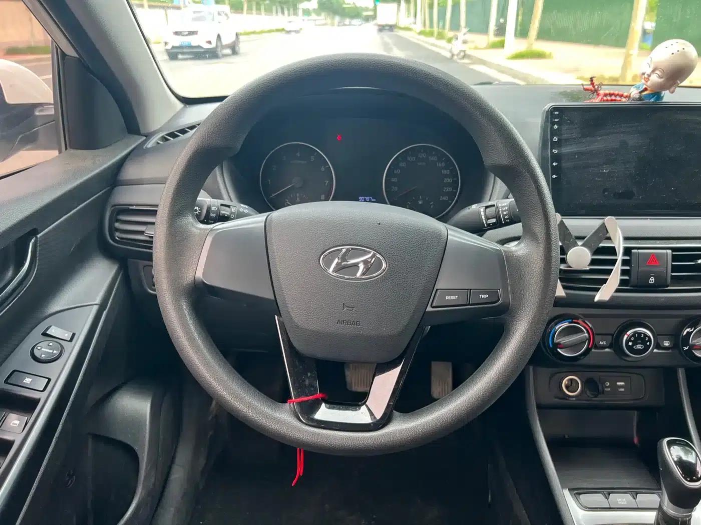 Hyundai Elantra 2017 1.6L Automatic Value Edition GLS — миниатюра 10