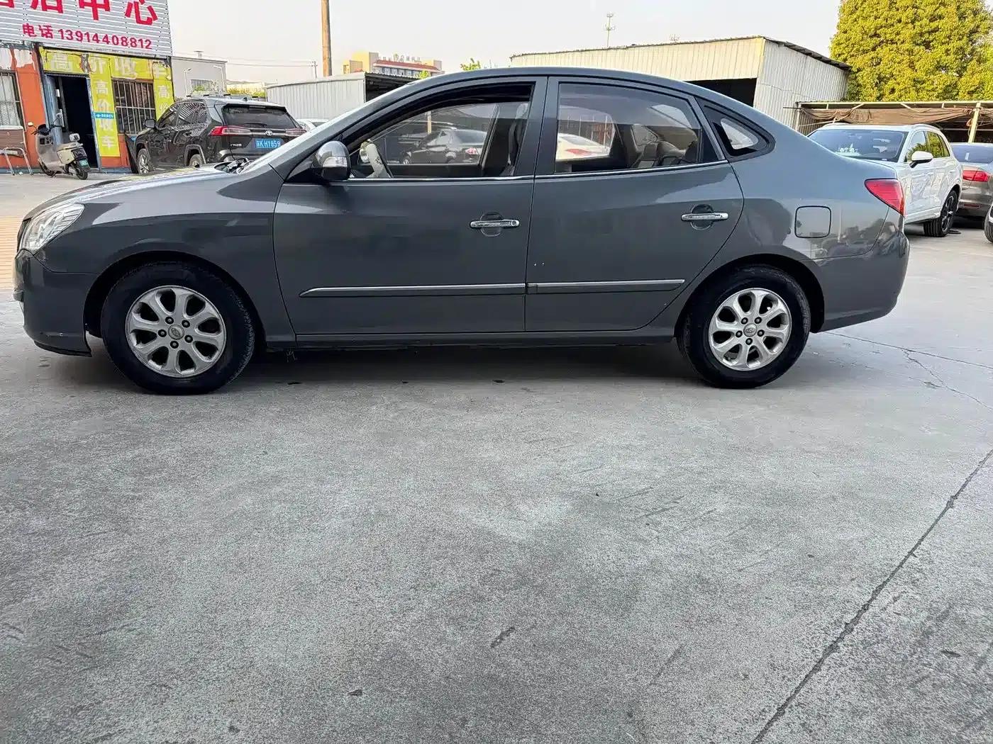 Hyundai Elantra 2010 1.6L AT GL — миниатюра 12