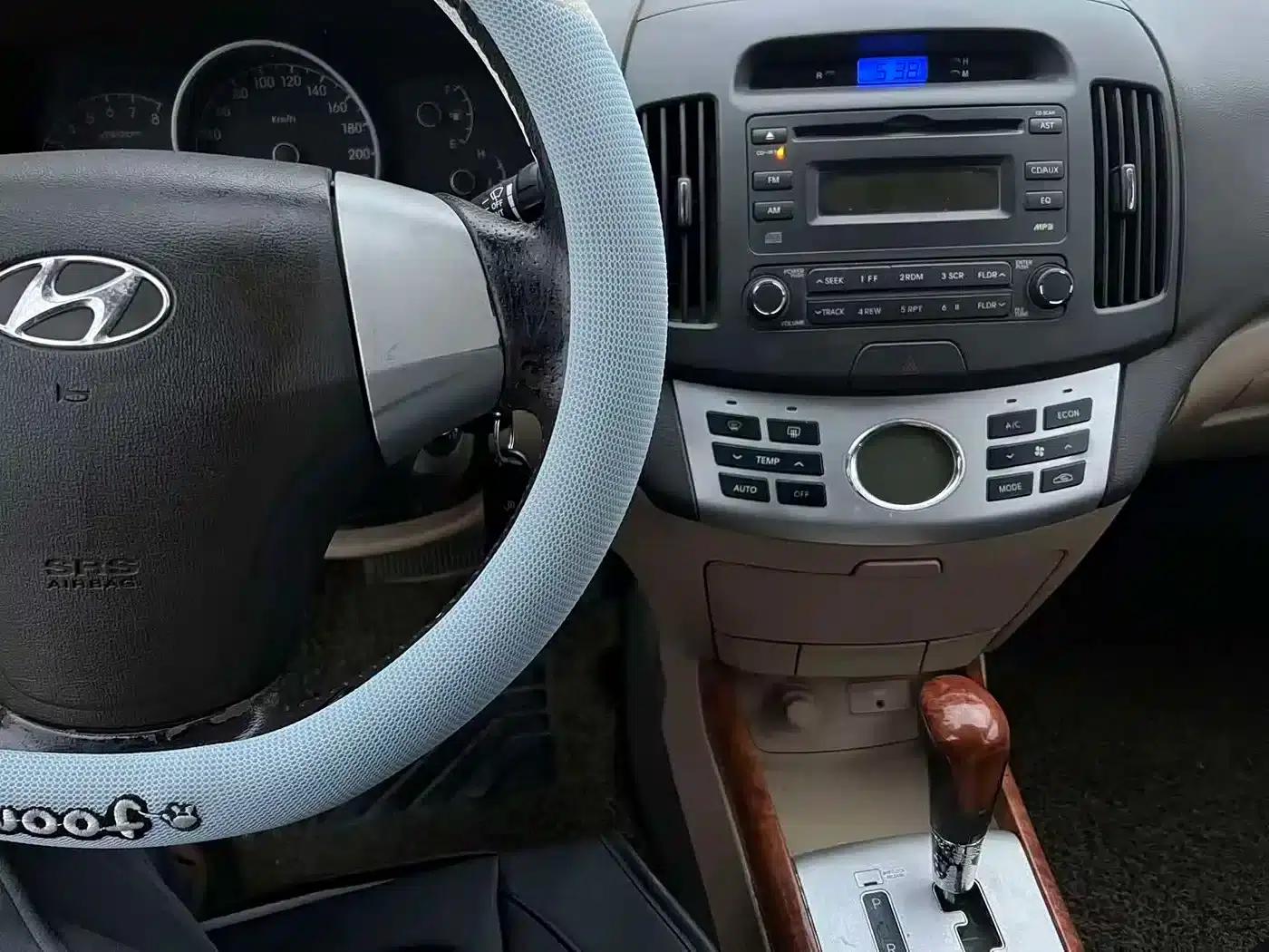 Hyundai Elantra 2010 1.6L AT GL — миниатюра 8