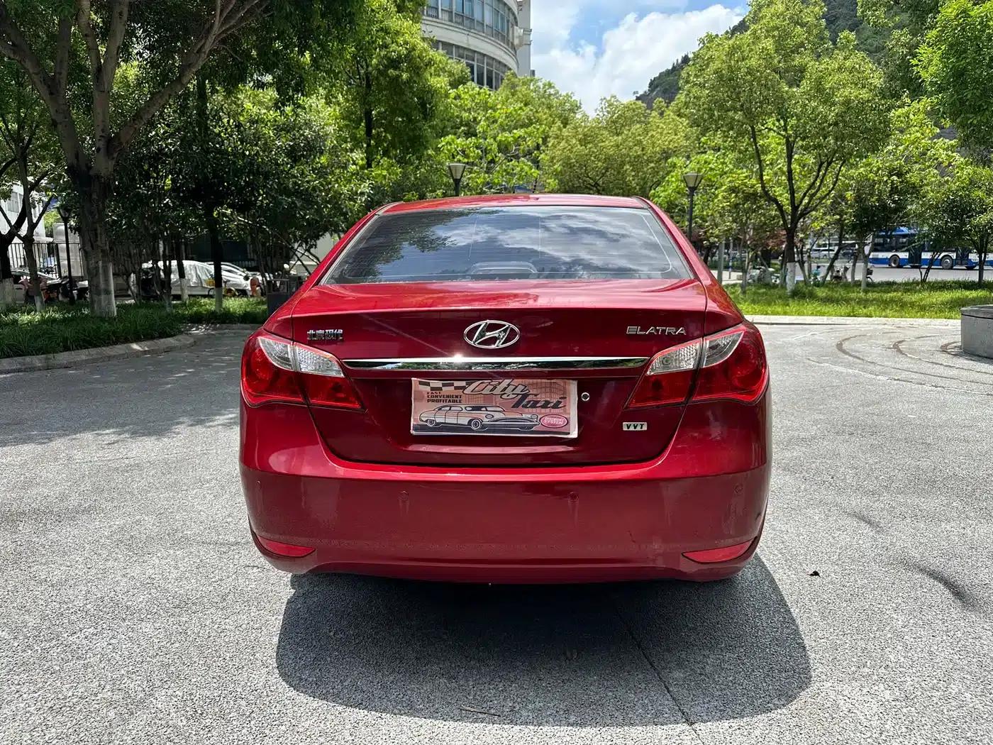 Hyundai Elantra 2011 1.6L Manual Comfort Edition — миниатюра 4