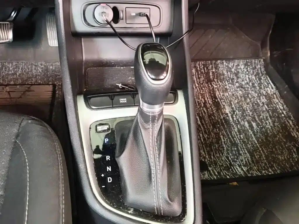 Hyundai Elantra 2020 1.6L Automatic GL Edition — миниатюра 14