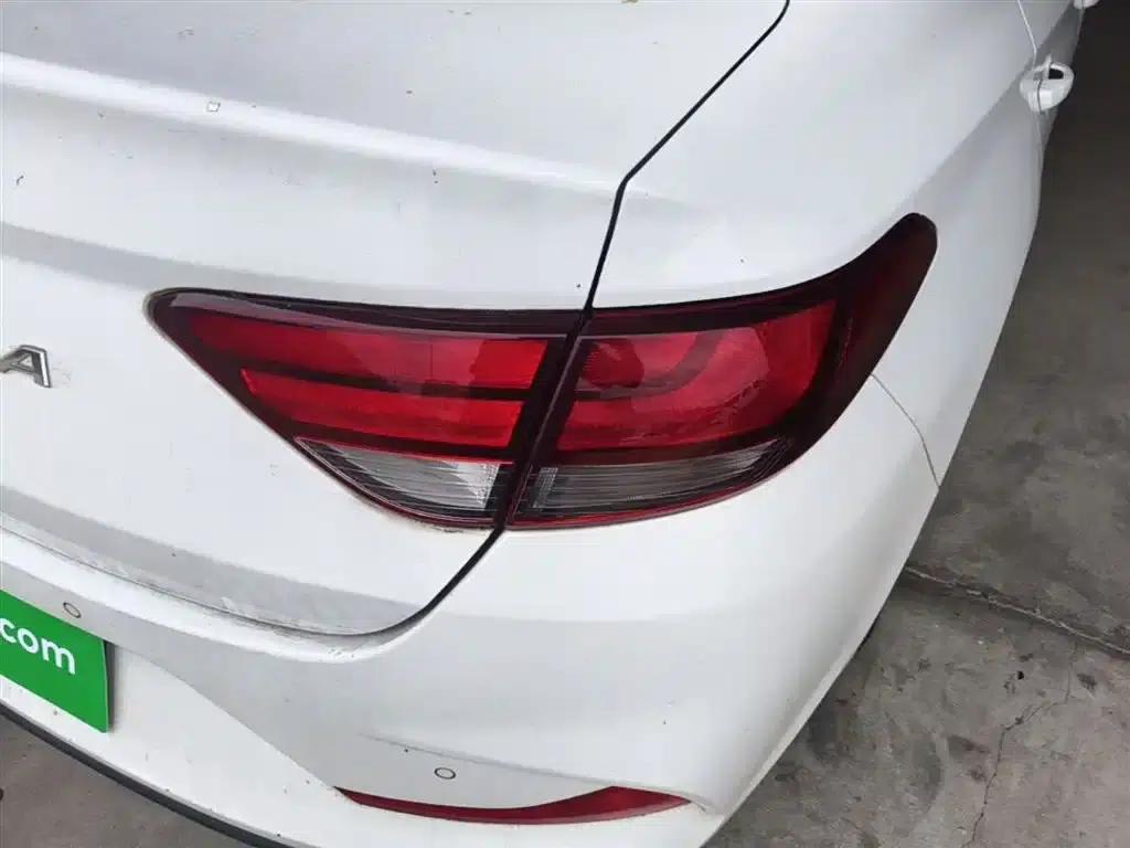 Hyundai Elantra 2020 1.6L Automatic GL Edition — миниатюра 8