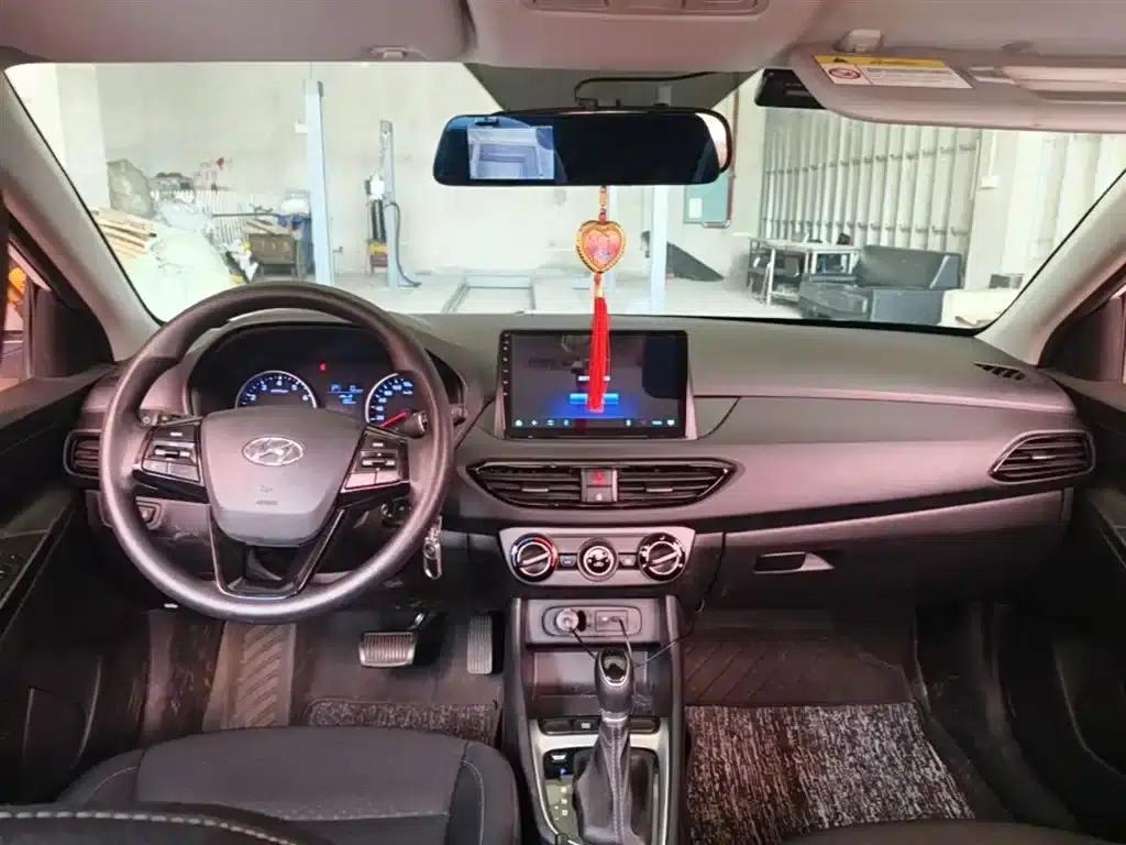 Hyundai Elantra 2020 1.6L Automatic GL Edition — миниатюра 10