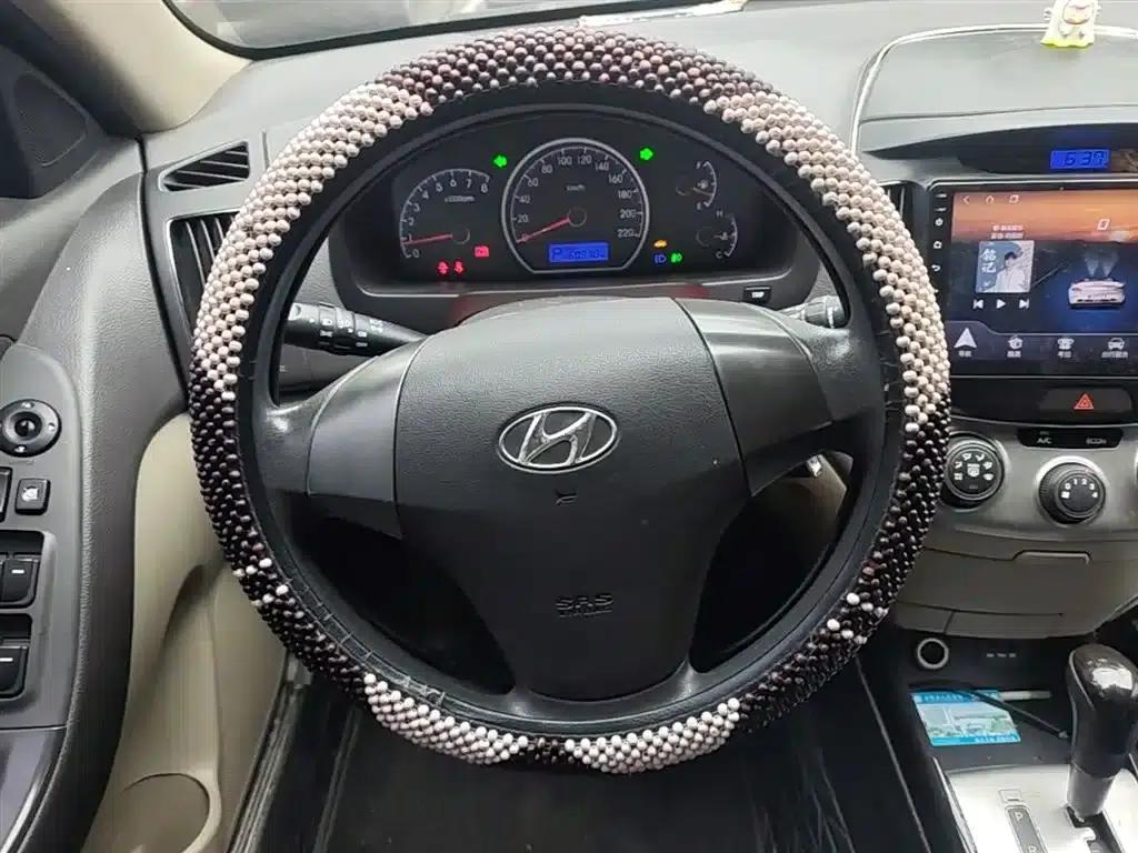 Hyundai Elantra 2011 1.6L Automatic Comfort Model — миниатюра 11