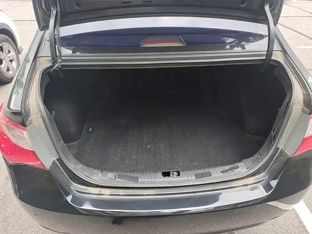 Hyundai Elantra 2011 1.6L Automatic Comfort Model — миниатюра 19