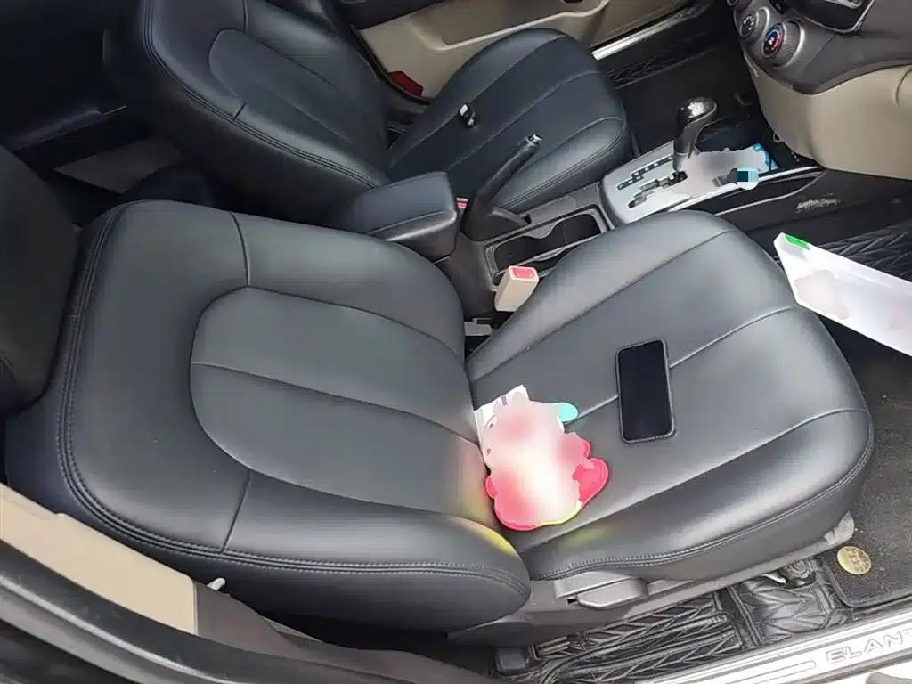 Hyundai Elantra 2011 1.6L Automatic Comfort Model — миниатюра 25
