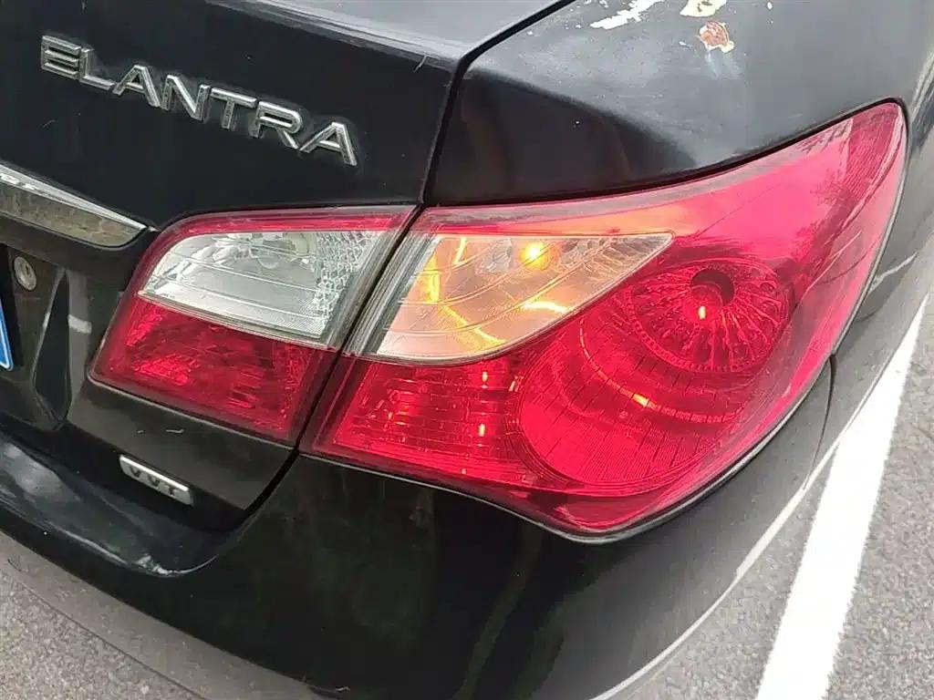 Hyundai Elantra 2011 1.6L Automatic Comfort Model — миниатюра 8