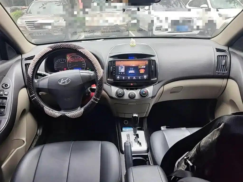 Hyundai Elantra 2011 1.6L Automatic Comfort Model — миниатюра 10