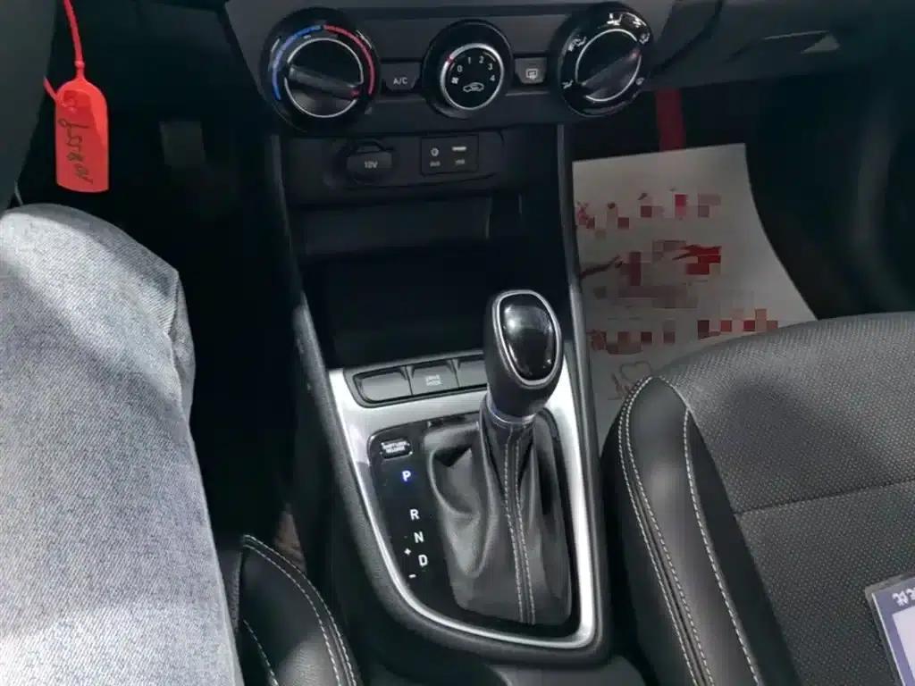 Hyundai Elantra 2018 1.6L Automatic GL (National VI Emission Standard) — миниатюра 14