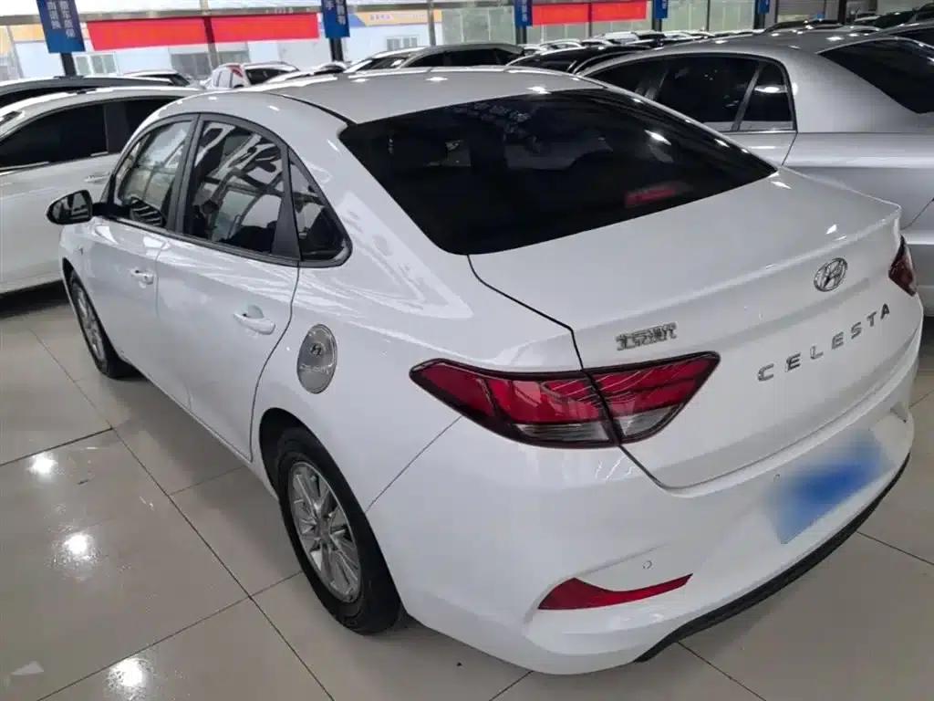 Hyundai Elantra 2018 1.6L Automatic GL (National VI Emission Standard) — миниатюра 5