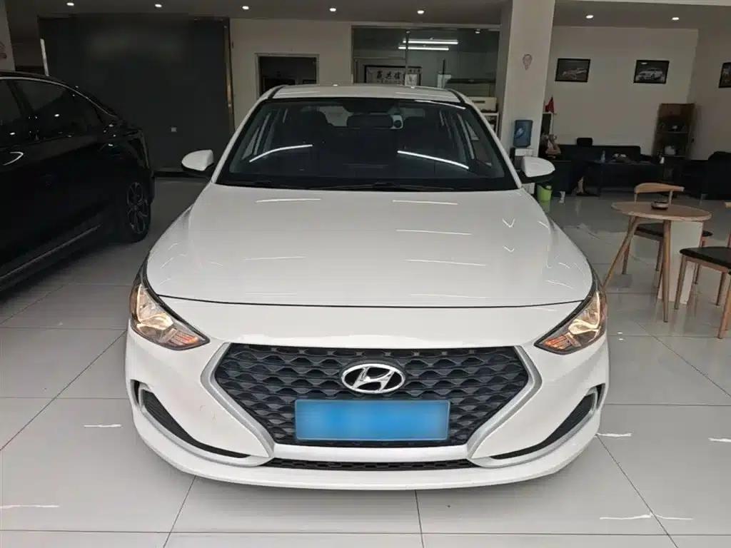 Hyundai Elantra 2020 1.6L Automatic GL Edition — миниатюра 3