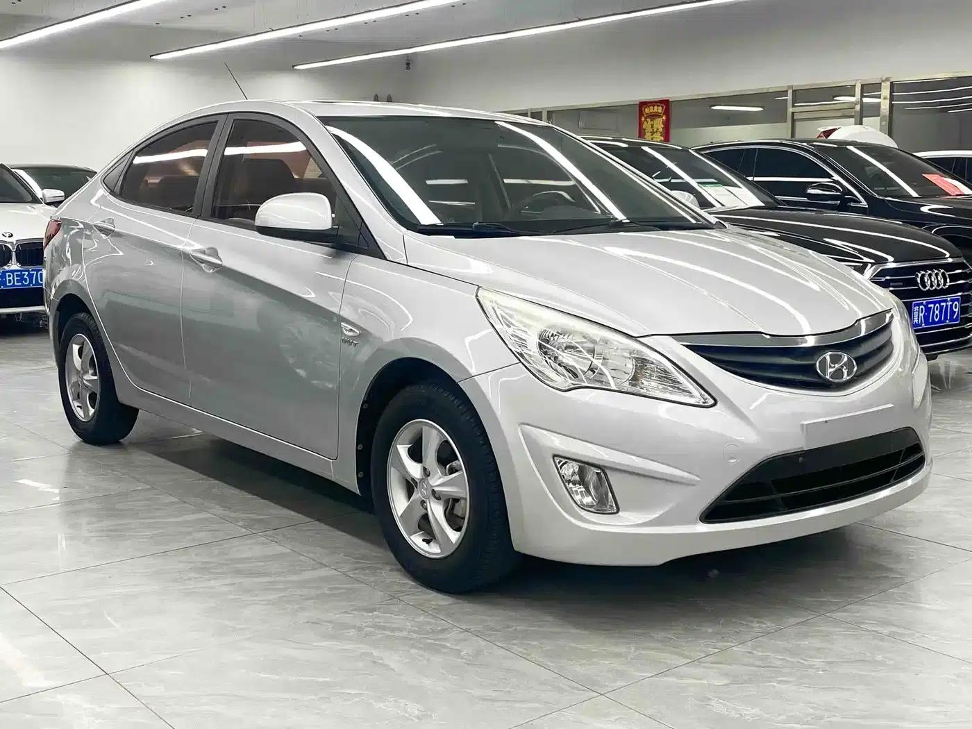 2010 Hyundai Reina Sedan 1.4L Automatic Fashion GT — миниатюра 3