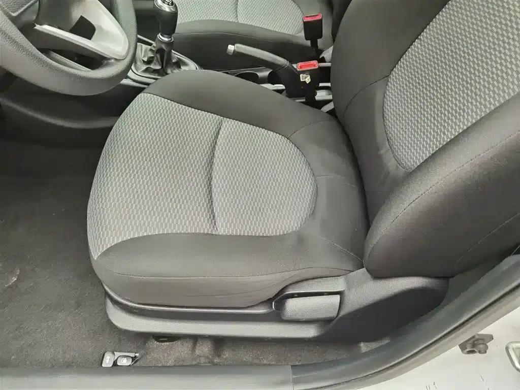 2017 Hyundai Reina 1.4L Manual Transmission with Sunroof (National V Emission Standard) — миниатюра 20