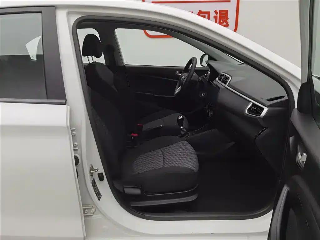 2017 Hyundai Reina 1.4L Manual Transmission with Sunroof (National V Emission Standard) — миниатюра 23