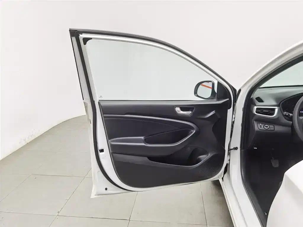 2017 Hyundai Reina 1.4L Manual Transmission with Sunroof (National V Emission Standard) — миниатюра 8