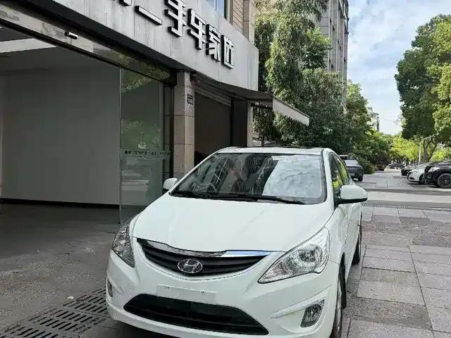 2010 Hyundai Reina Sedan 1.4L Automatic Fashion GT