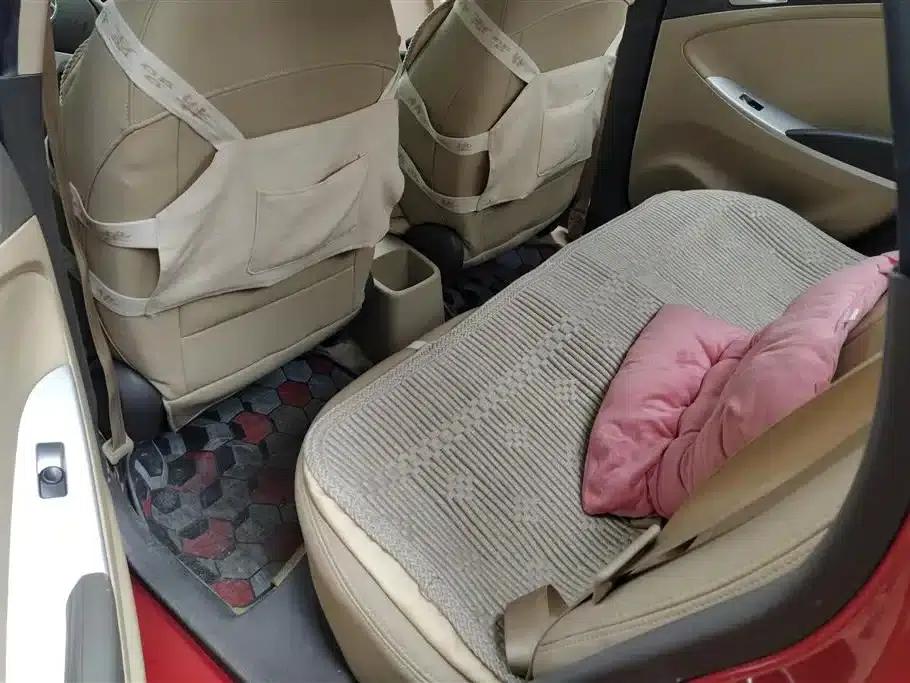 2010 Hyundai Reina Sedan 1.4L Automatic Fashion GT — миниатюра 11