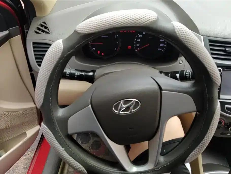 2010 Hyundai Reina Sedan 1.4L Automatic Fashion GT — миниатюра 15
