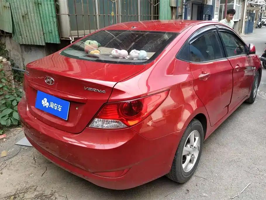 2010 Hyundai Reina Sedan 1.4L Automatic Fashion GT — миниатюра 3