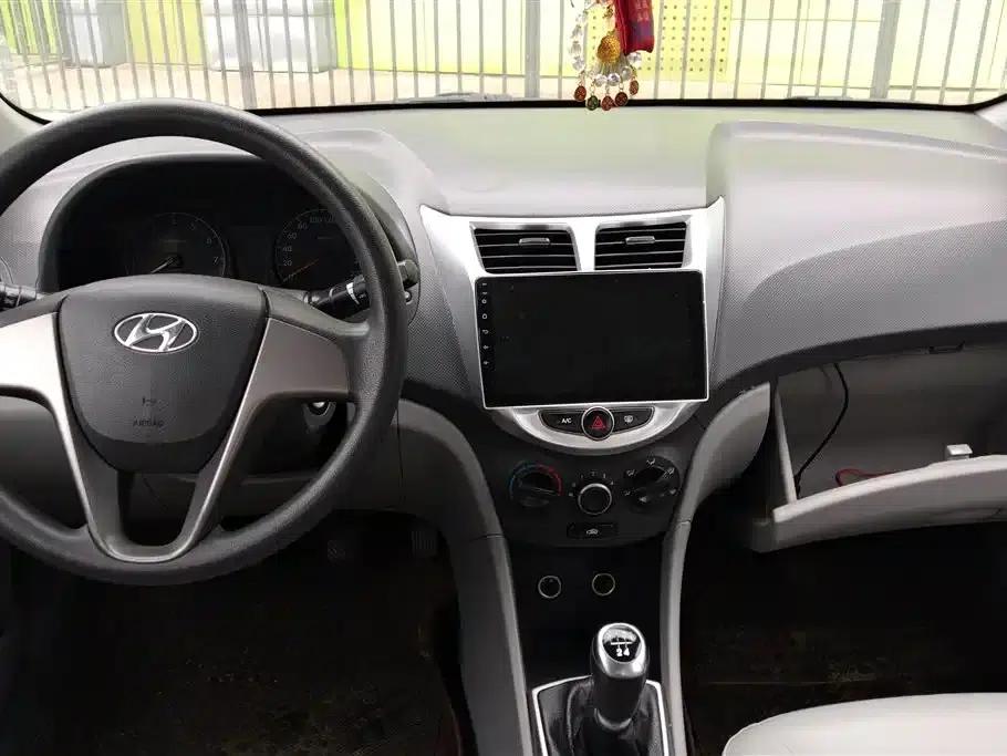 2016 Hyundai Reina 1.4L Manual Fashion GS — миниатюра 12